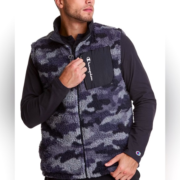 CHAMPION • High Pile Reversible Fleece Vest • Men’s - Picture 1 of 11